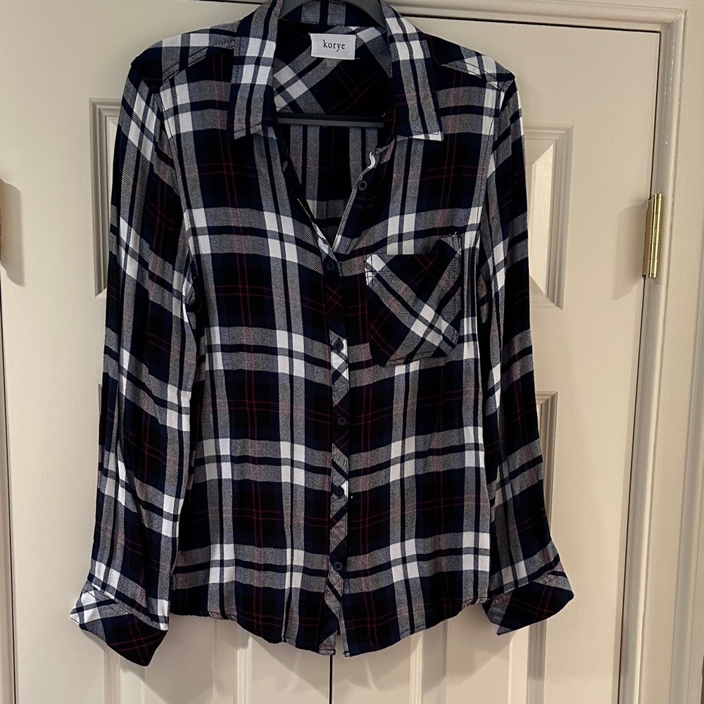 EUC Plaid soft flannel blouse.